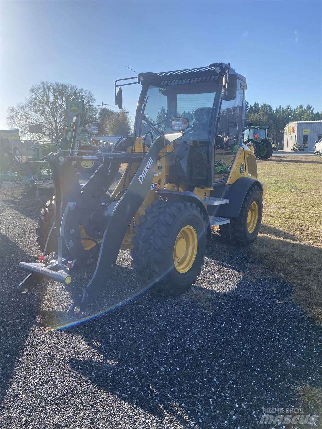John Deere 304 G Малые погрузчики