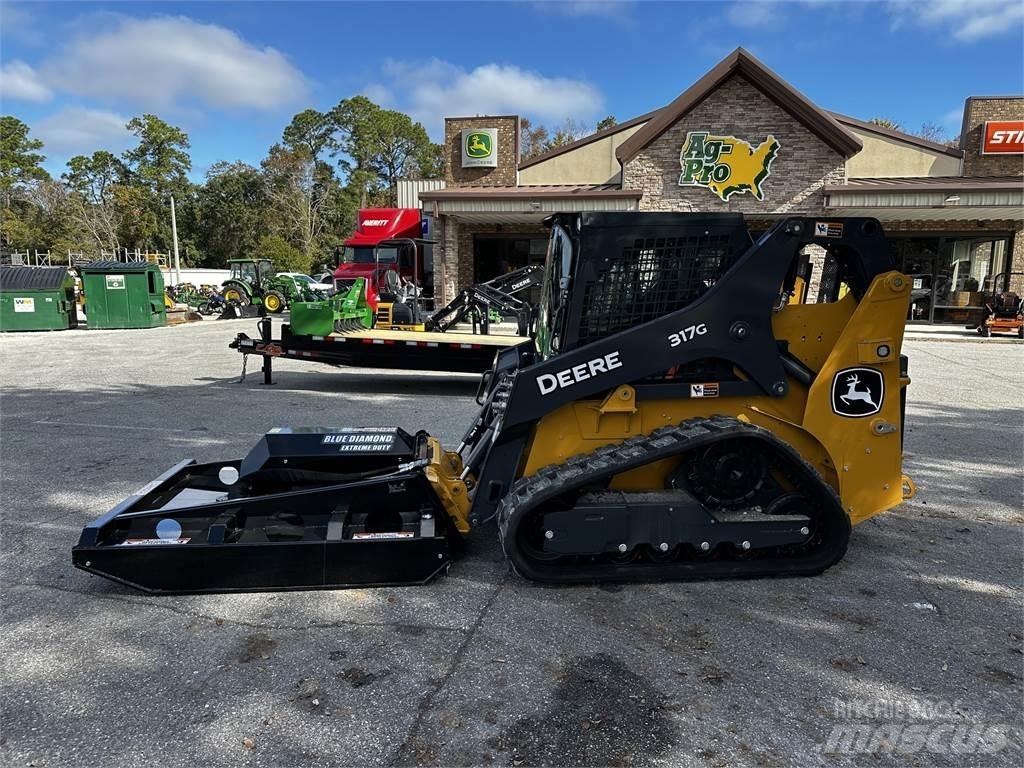 John Deere 317G Малые погрузчики
