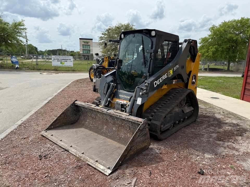 John Deere 317G Малые погрузчики