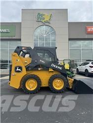 John Deere 318G Мини-погрузчики