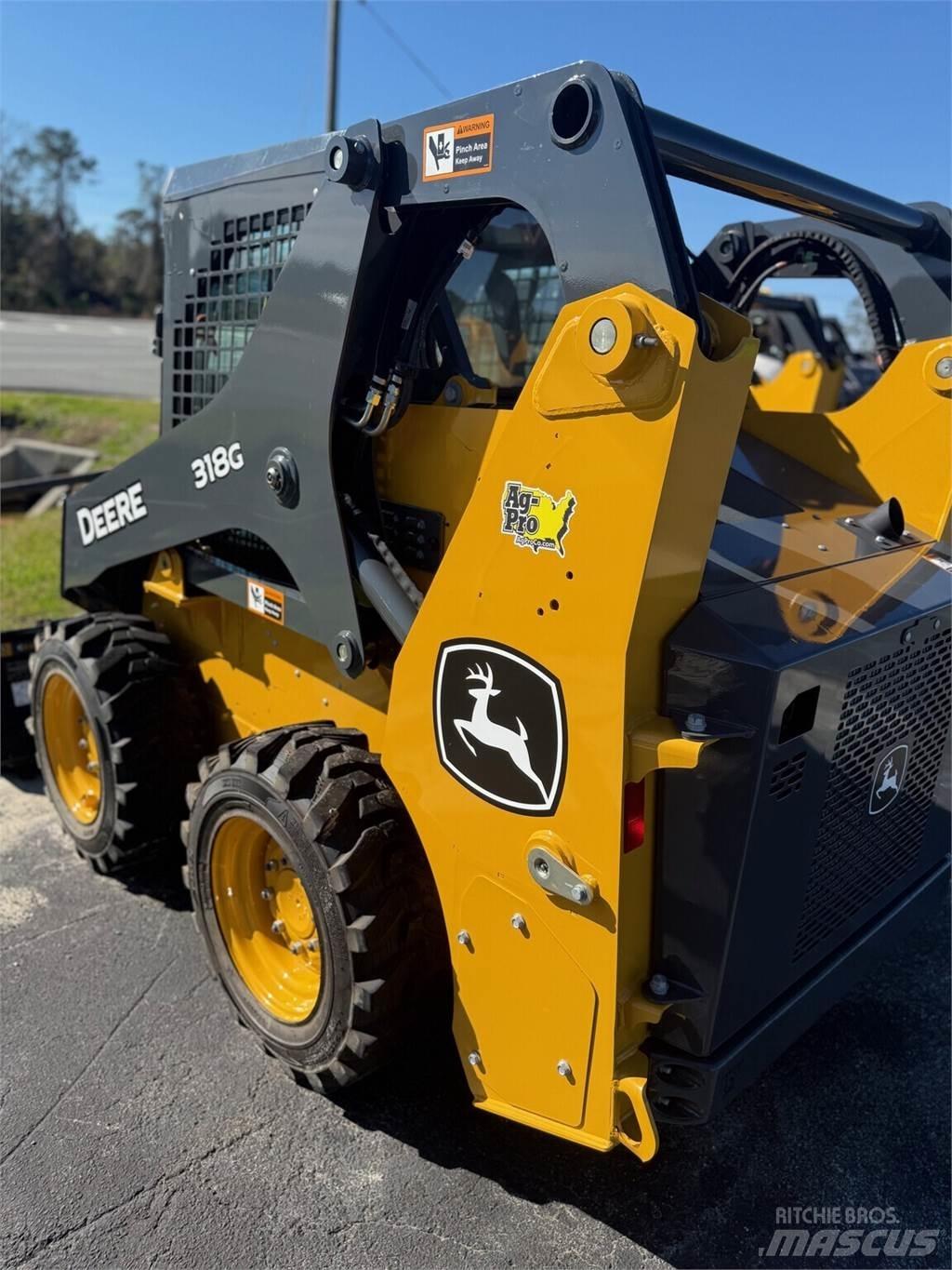 John Deere 318G Мини-погрузчики
