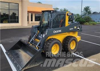 John Deere 320G Мини-погрузчики