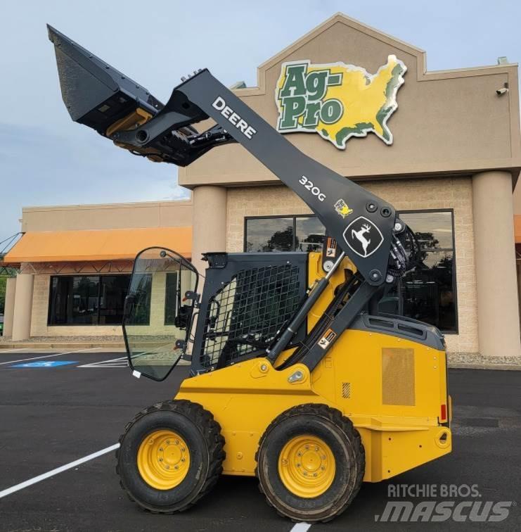 John Deere 320G Мини-погрузчики