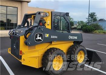 John Deere 320G Мини-погрузчики