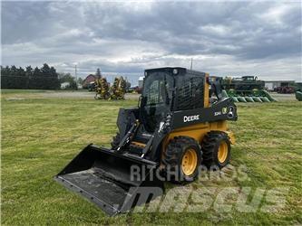 John Deere 324G Мини-погрузчики