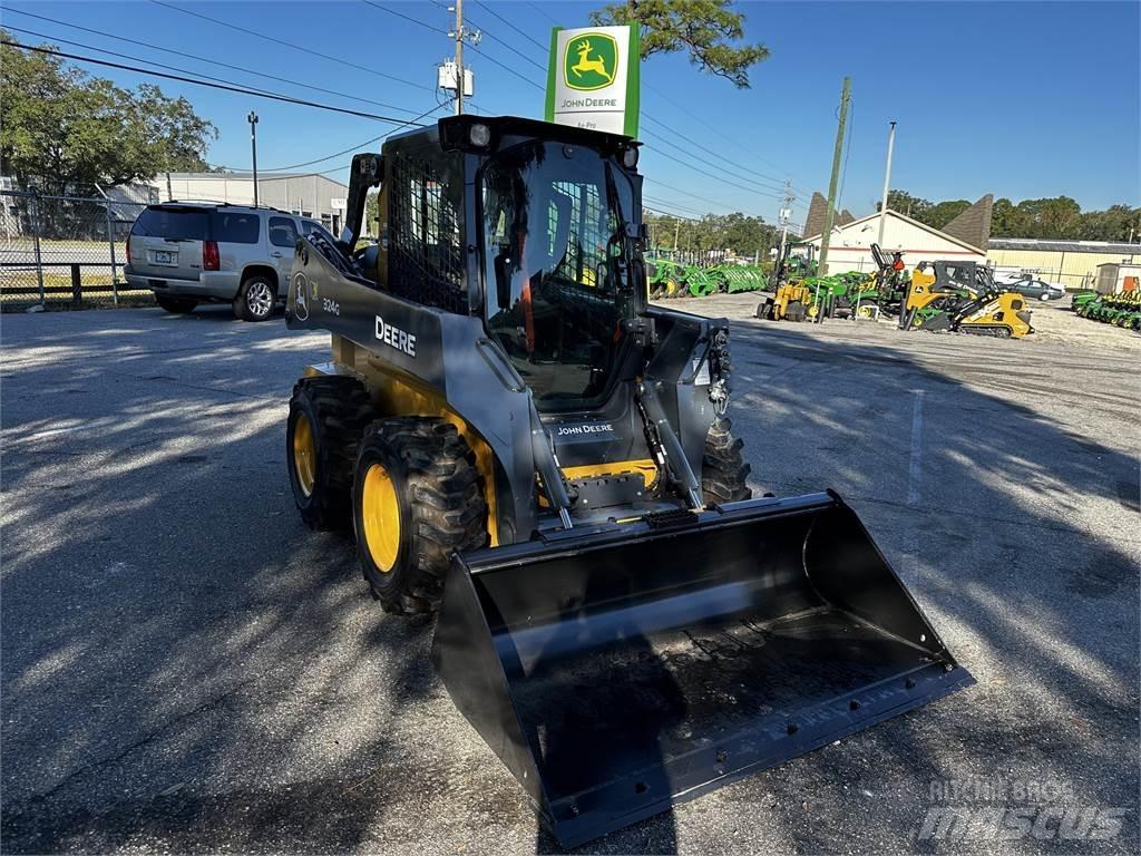 John Deere 324G Мини-погрузчики