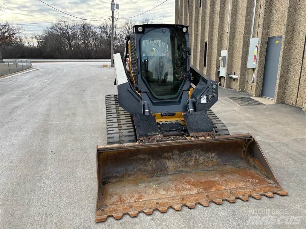 John Deere 333G Малые погрузчики