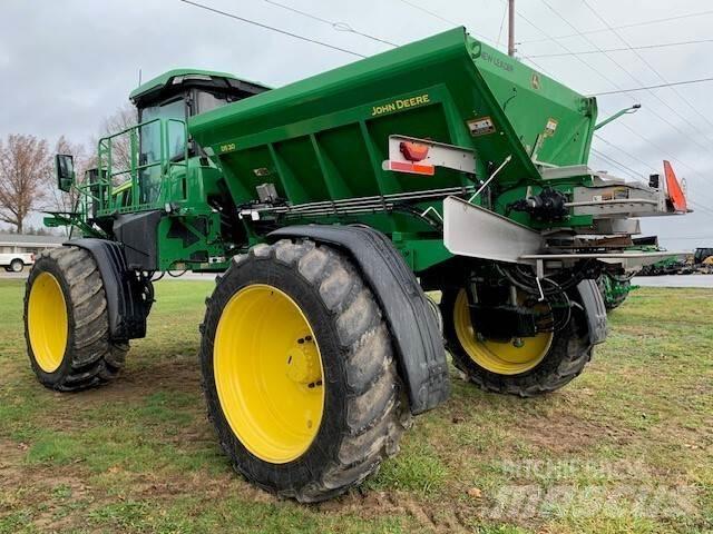 John Deere 400R Прицепные опрыскиватели