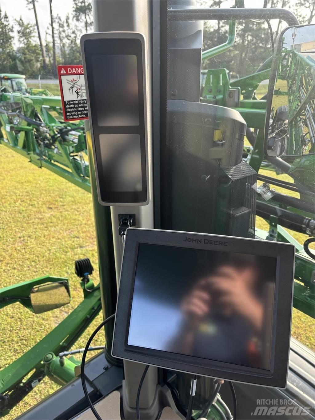 John Deere 410R Прицепные опрыскиватели