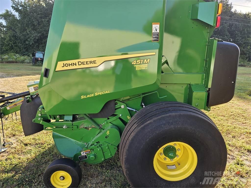John Deere 451M Рулонные пресс-подборщики
