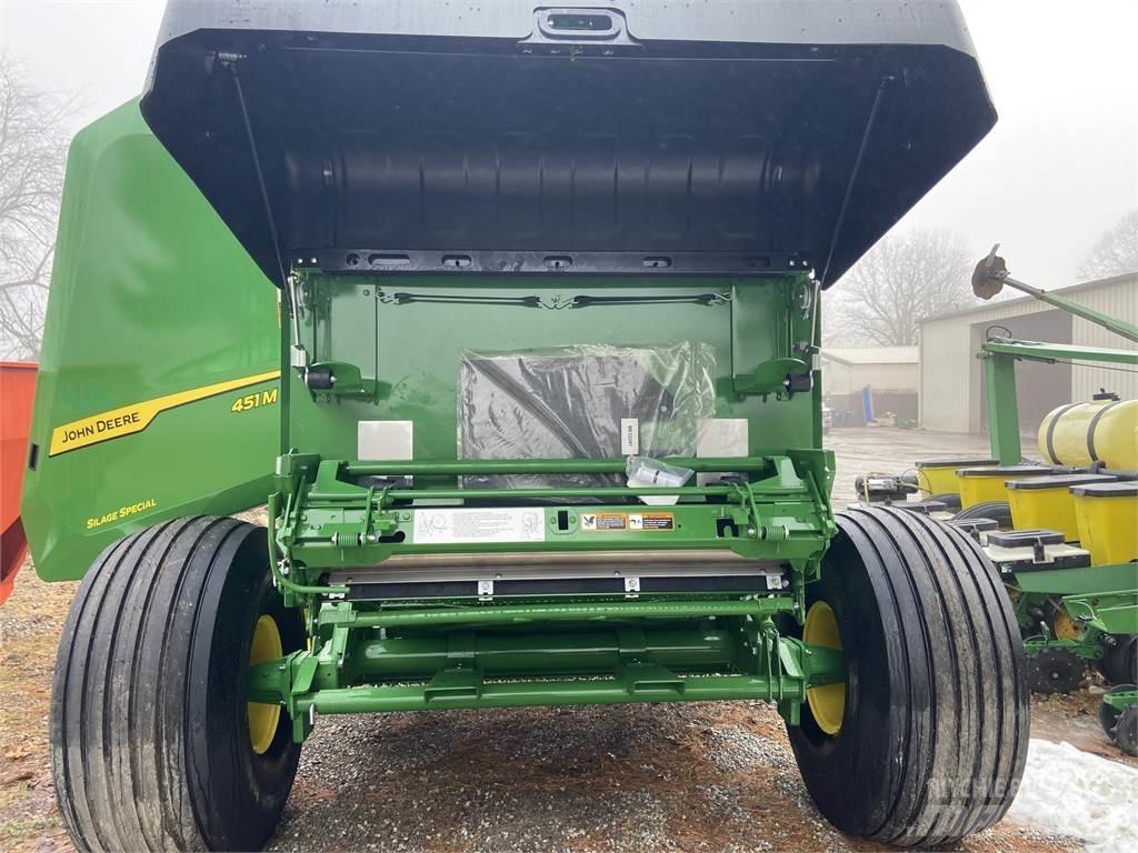 John Deere 451M Рулонные пресс-подборщики