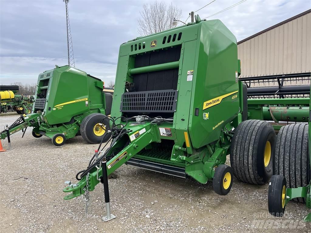 John Deere 451M Рулонные пресс-подборщики