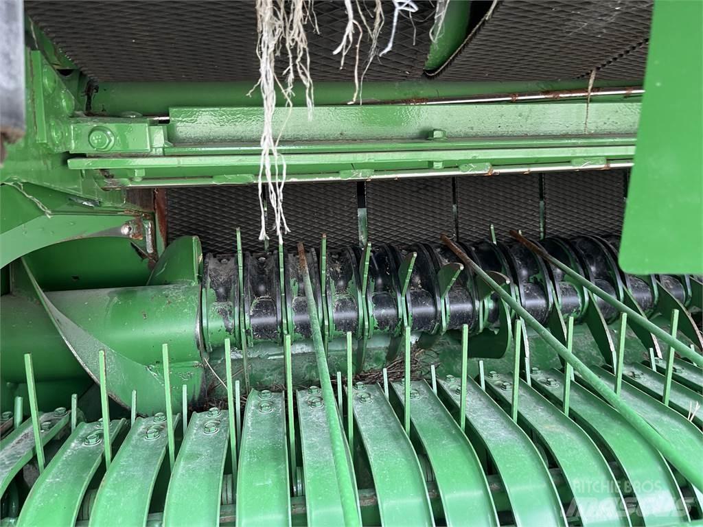 John Deere 451M Рулонные пресс-подборщики