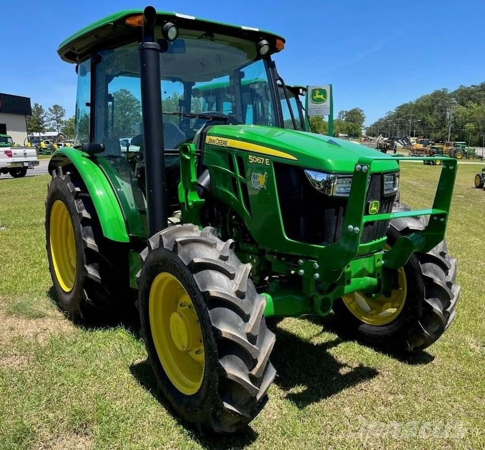 John Deere 5067E Трактора