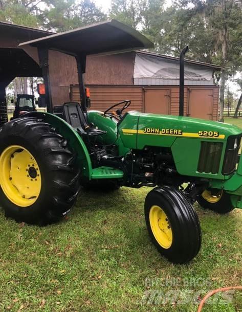 John Deere 5205 Трактора