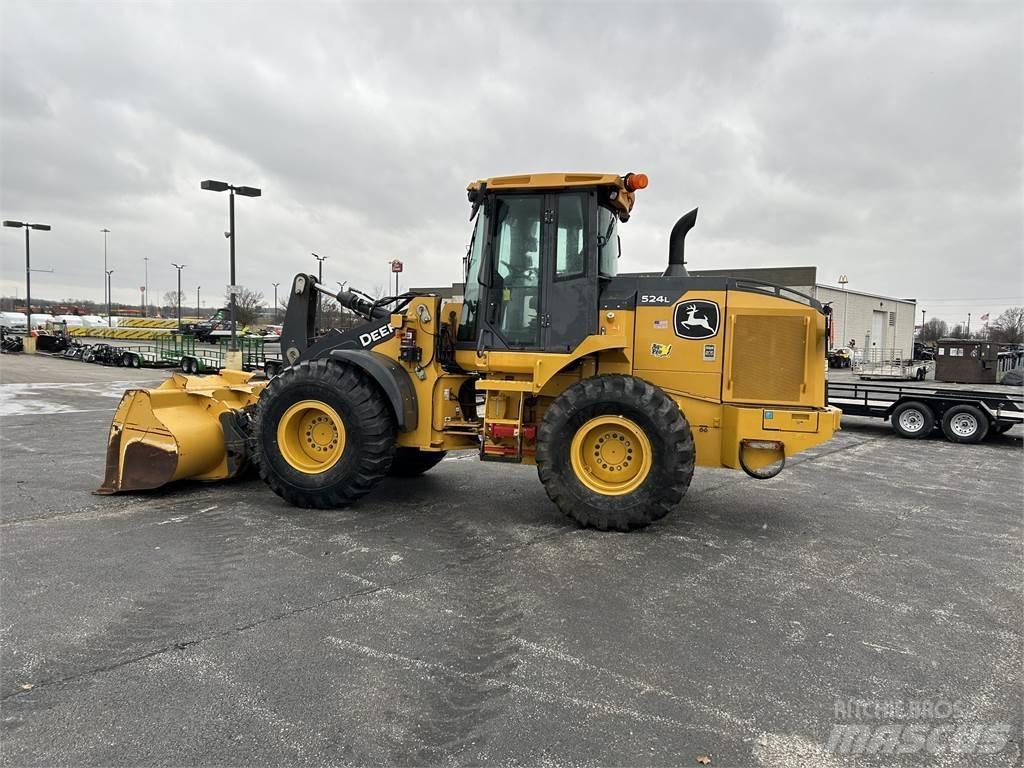 John Deere 524L Фронтальные погрузчики