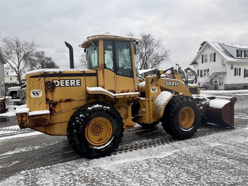 John Deere 544H Фронтальные погрузчики