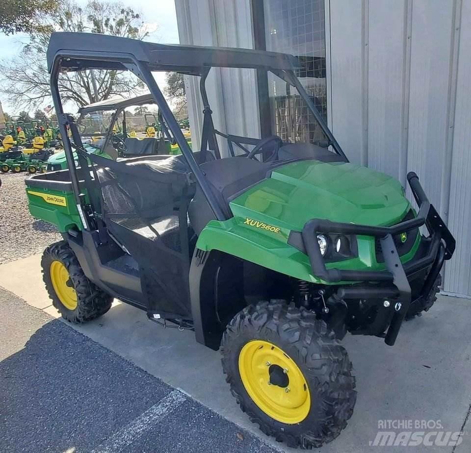 John Deere 560E Коммунальные машины