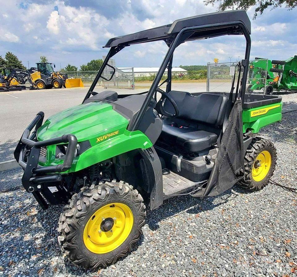 John Deere 560E Коммунальные машины