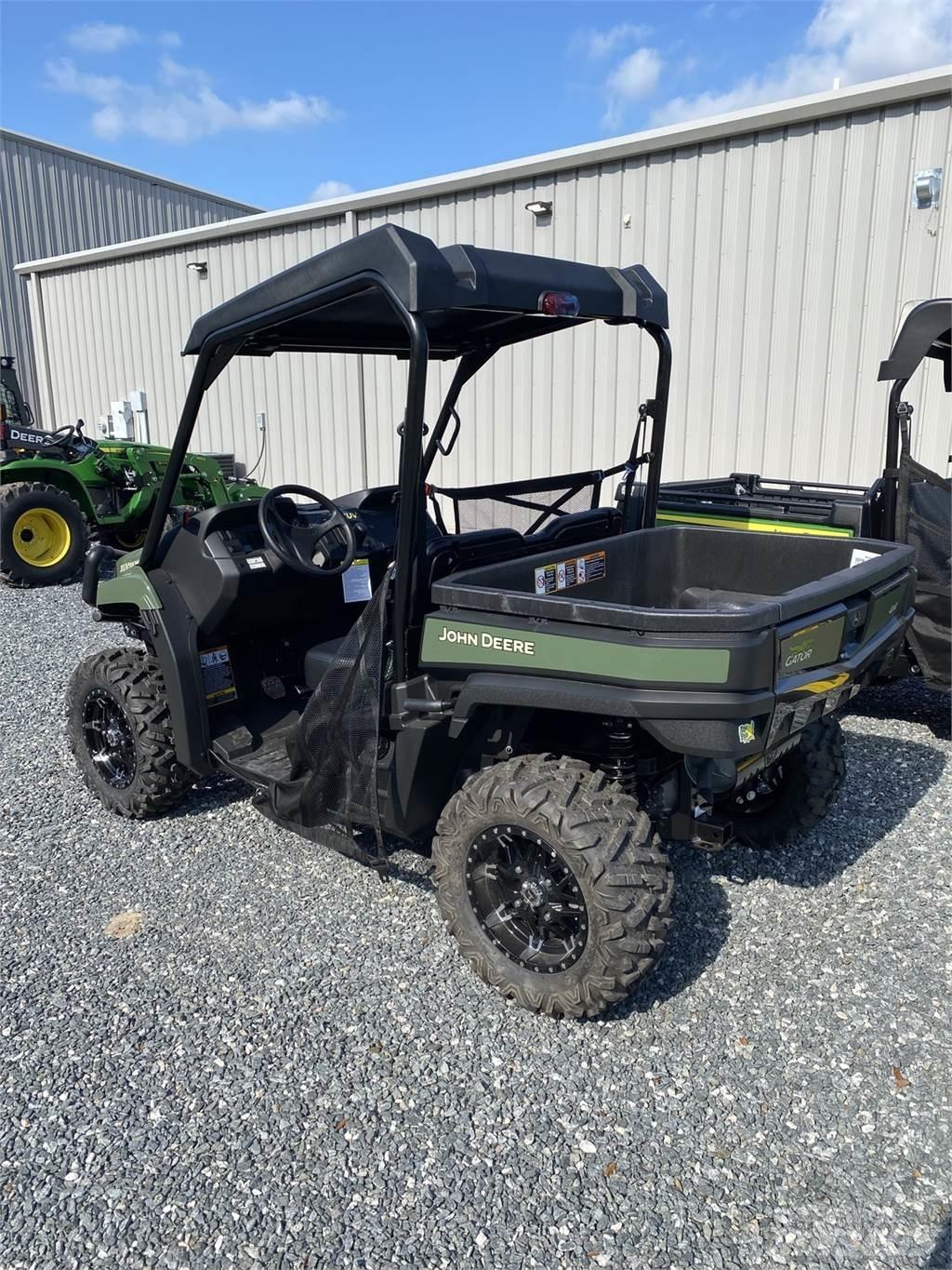 John Deere 590M Коммунальные машины