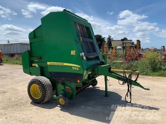 John Deere 592 Рулонные пресс-подборщики