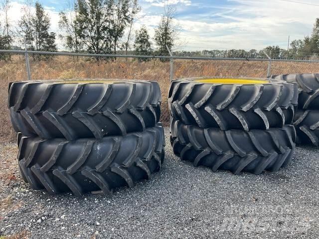John Deere 600R Прицепные опрыскиватели