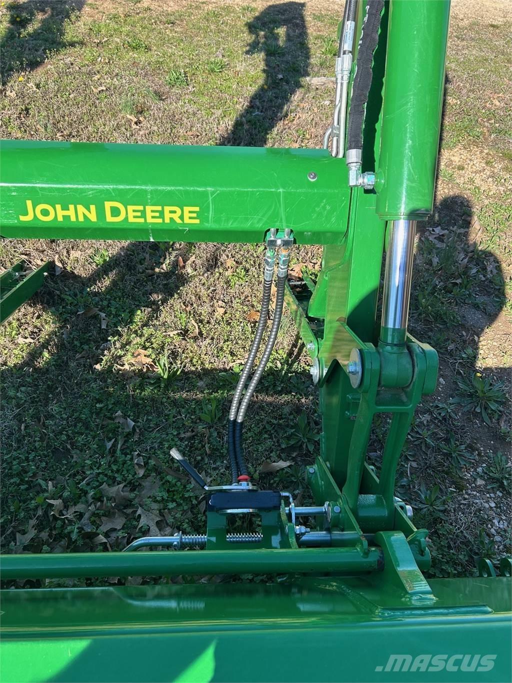 John Deere 600R Трактора