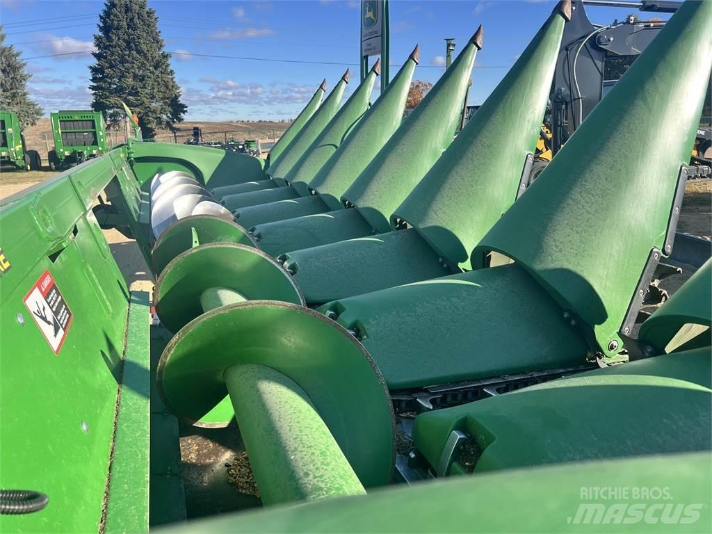 John Deere 608C Компоненты для зерноуборочных комбайнов