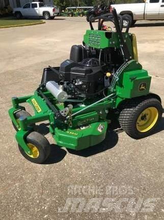 John Deere 636M Самоходные газонокосилки