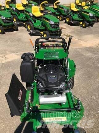 John Deere 636M Самоходные газонокосилки