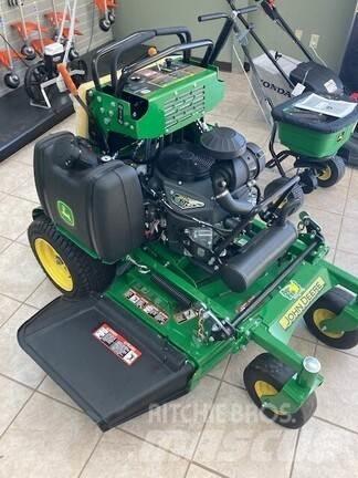 John Deere 636M Самоходные газонокосилки