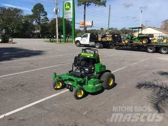 John Deere 648R Самоходные газонокосилки