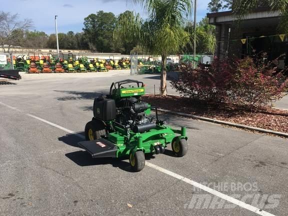 John Deere 648R Самоходные газонокосилки