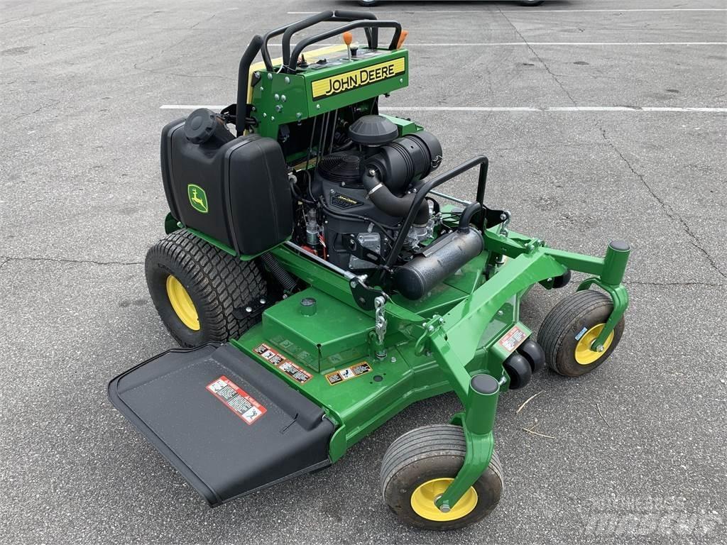 John Deere 652R Самоходные газонокосилки