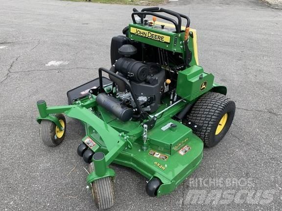 John Deere 652R Самоходные газонокосилки