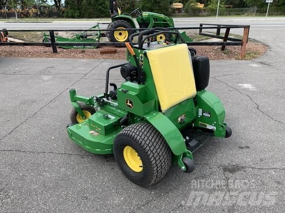 John Deere 652R Самоходные газонокосилки