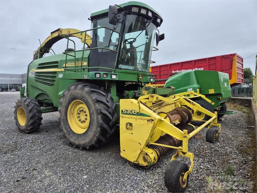John Deere 7300 Прицепные кормоуборочные комбайны