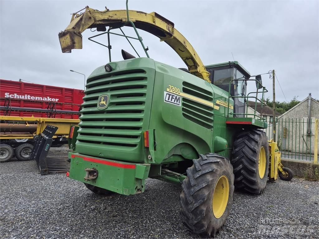 John Deere 7300 Прицепные кормоуборочные комбайны