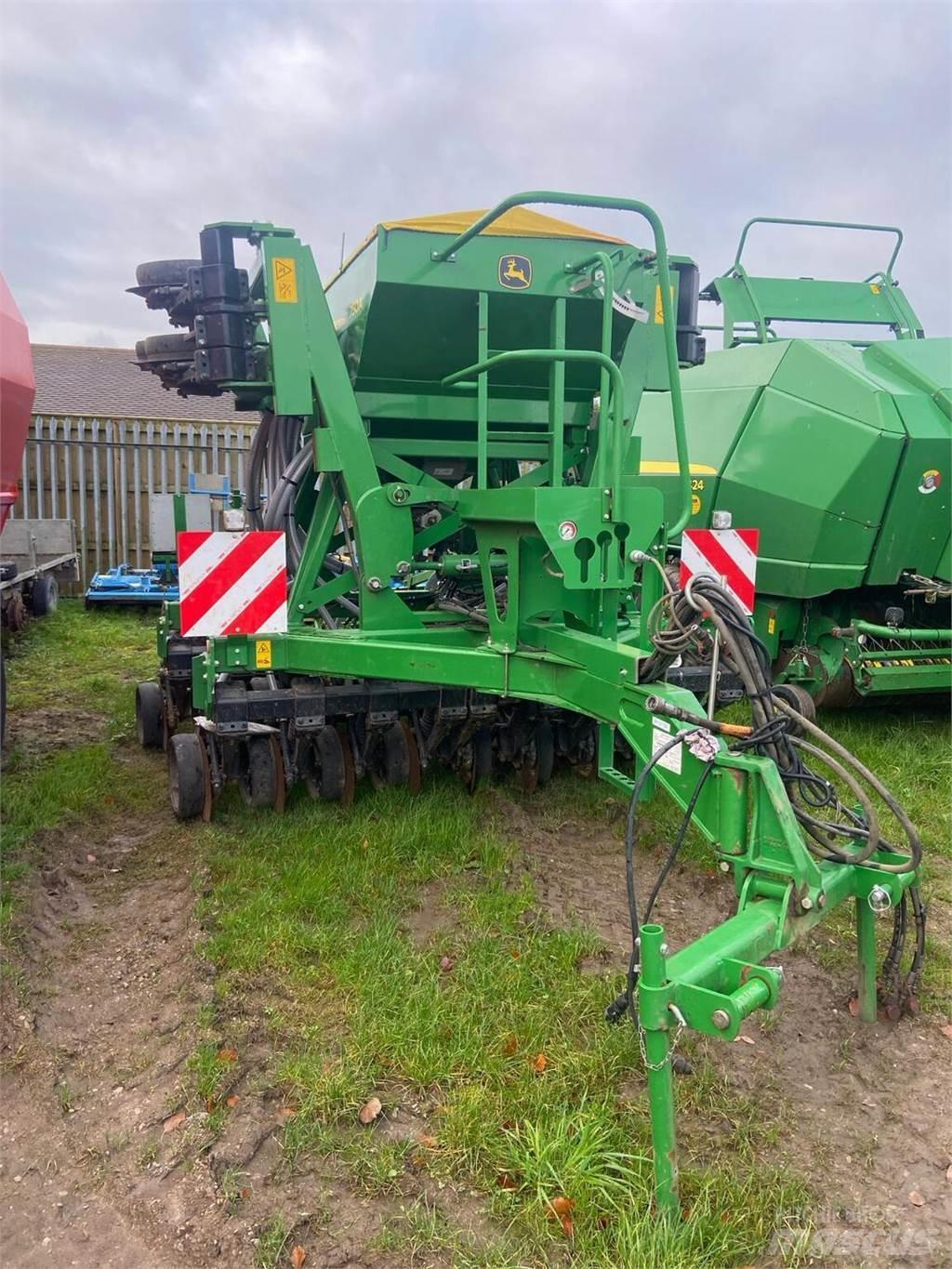 John Deere 750A Сеялки