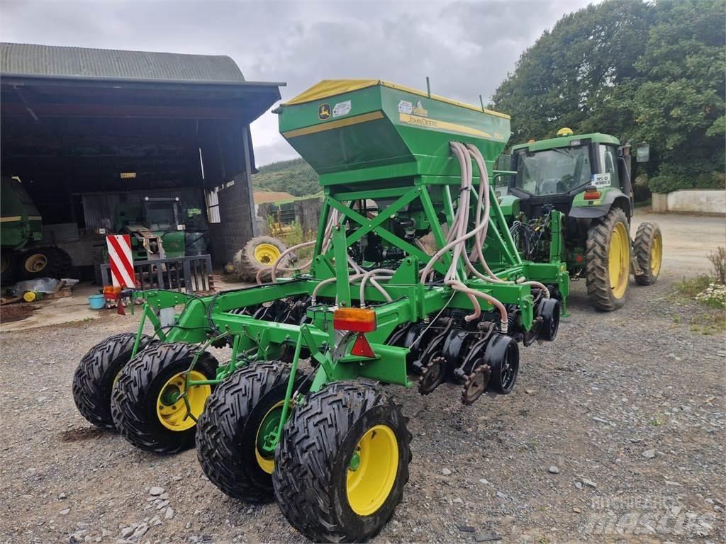 John Deere 750A Сеялки