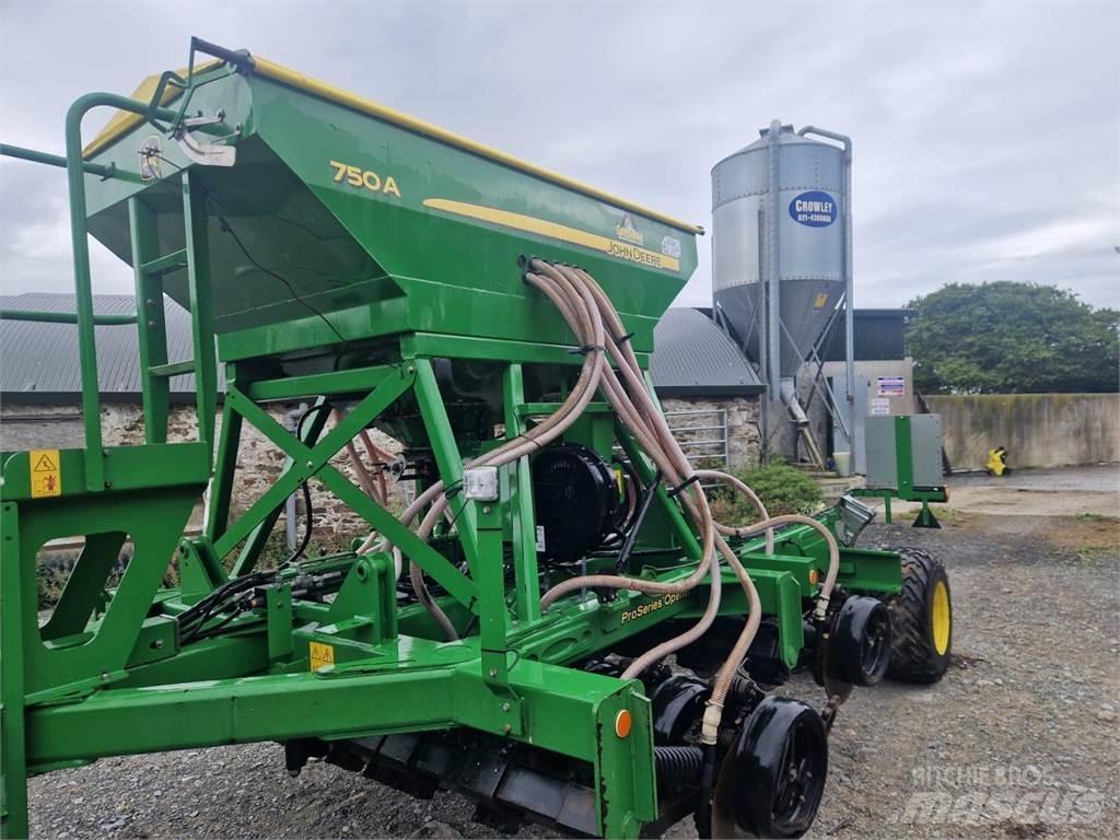 John Deere 750A Сеялки