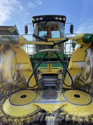 John Deere 7700 Прицепные кормоуборочные комбайны
