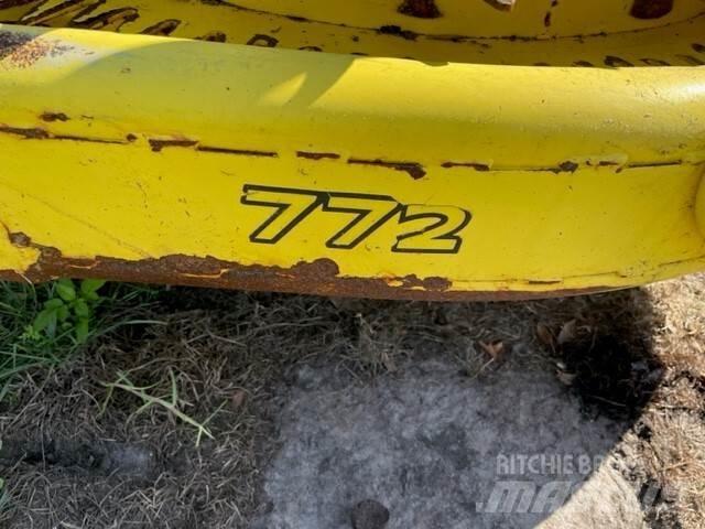 John Deere 772 Комплектующие сельхозмашин для уборки сена