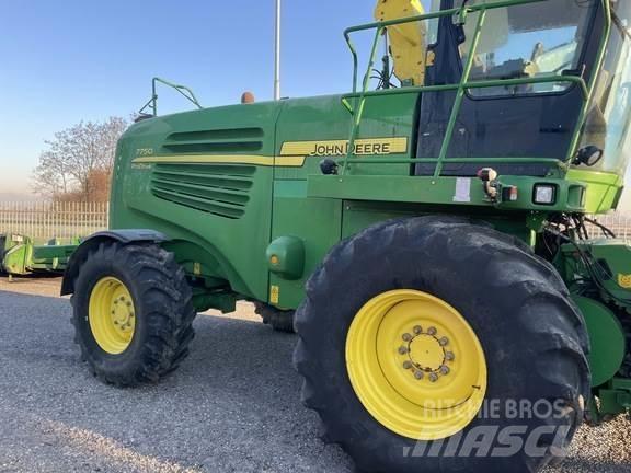 John Deere 7750 Прицепные кормоуборочные комбайны