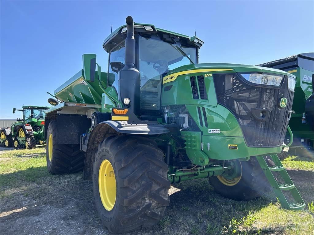 John Deere 800R Прицепные опрыскиватели