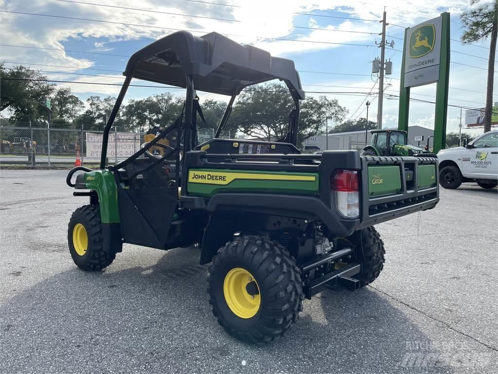 John Deere 815E Коммунальные машины