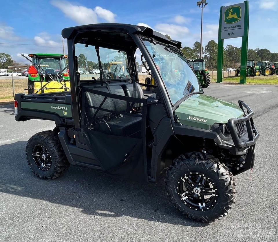 John Deere 835M Коммунальные машины