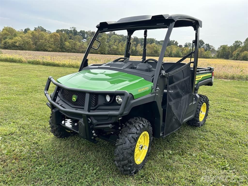 John Deere 835M Коммунальные машины