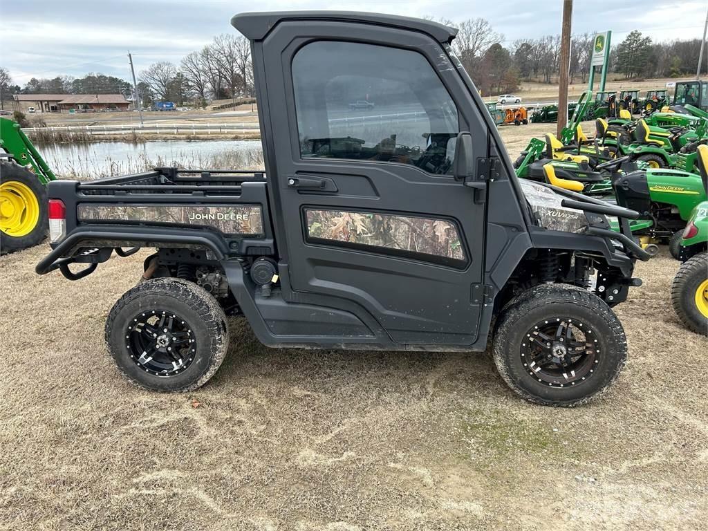John Deere 835R Коммунальные машины