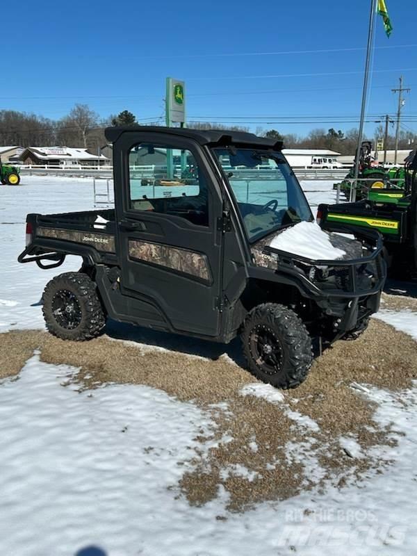 John Deere 835R Коммунальные машины